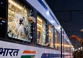 वंदे भारत एक्सप्रेस पर बरसाए पत्‍थर, 3 शीशे हुए चकनाचूर, CCTV से हुई 3 आरोपियों की पहचान, अरेस्‍ट