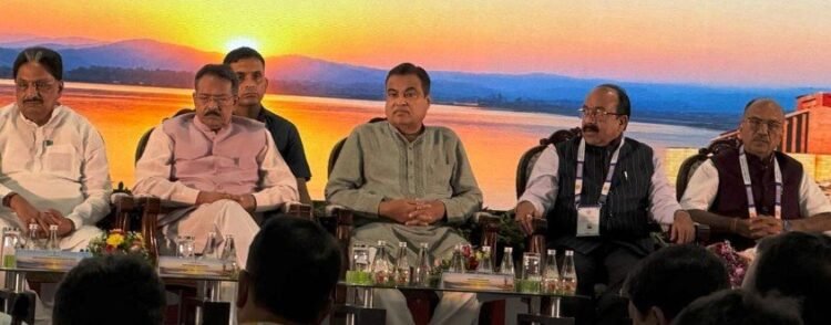 उप मुख्यमंत्री श्री अरुण साव सड़क एवं राष्ट्रीय राजमार्ग पर राष्ट्रीय चिंतन शिविर में हुए शामिल
